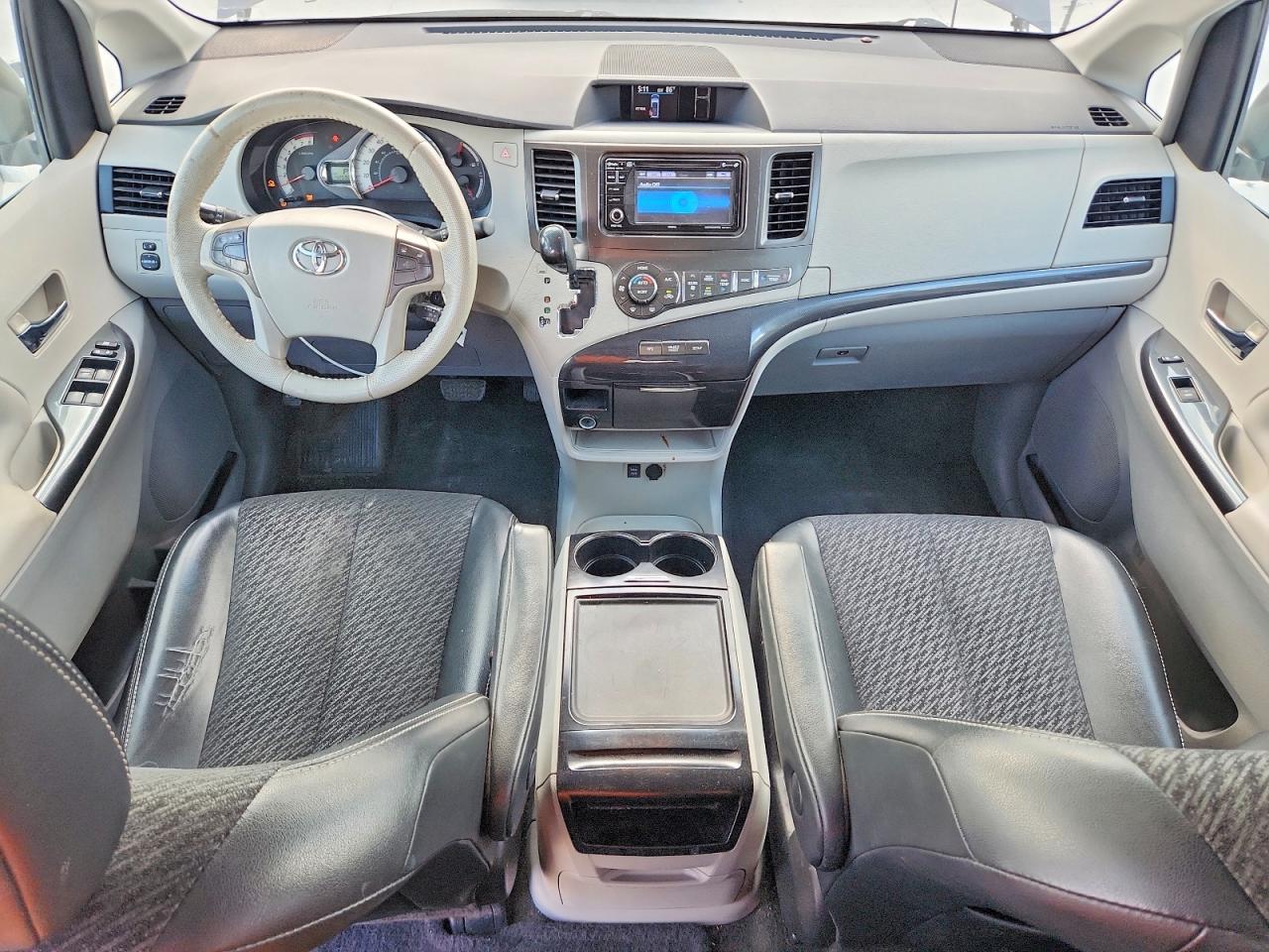 2013 TOYOTA SIENNA SPORT photo 22