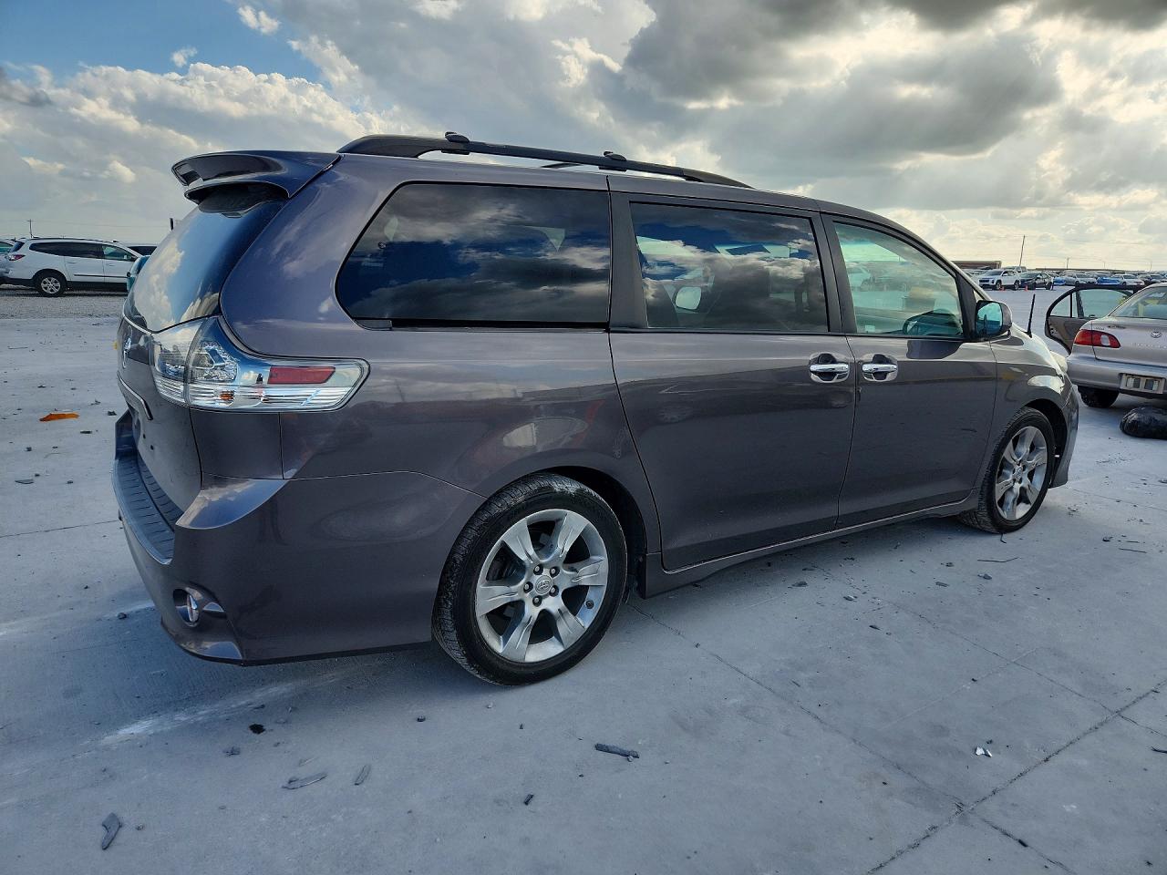 2013 TOYOTA SIENNA SPORT photo 7