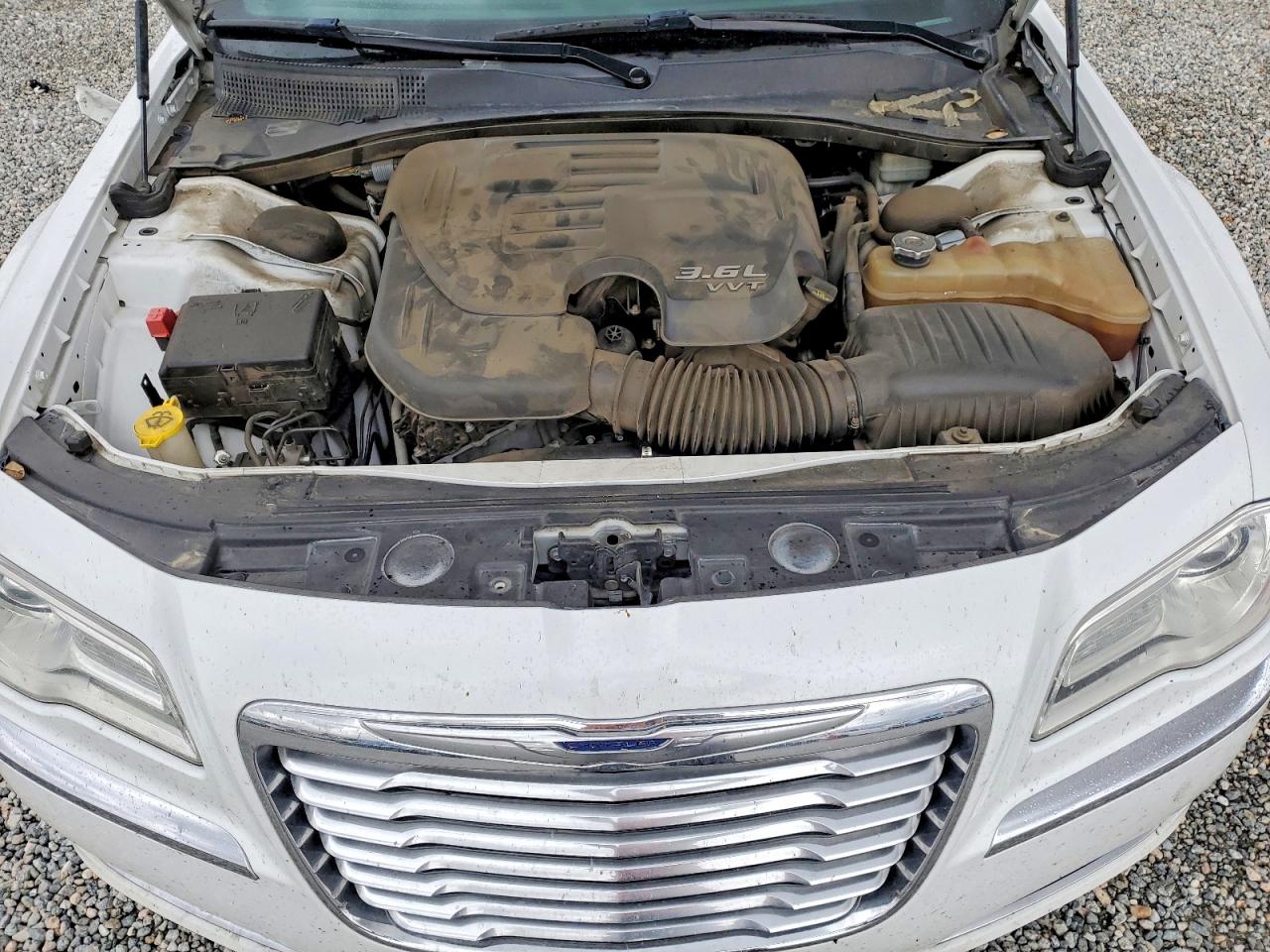 2014 CHRYSLER 300 photo 31