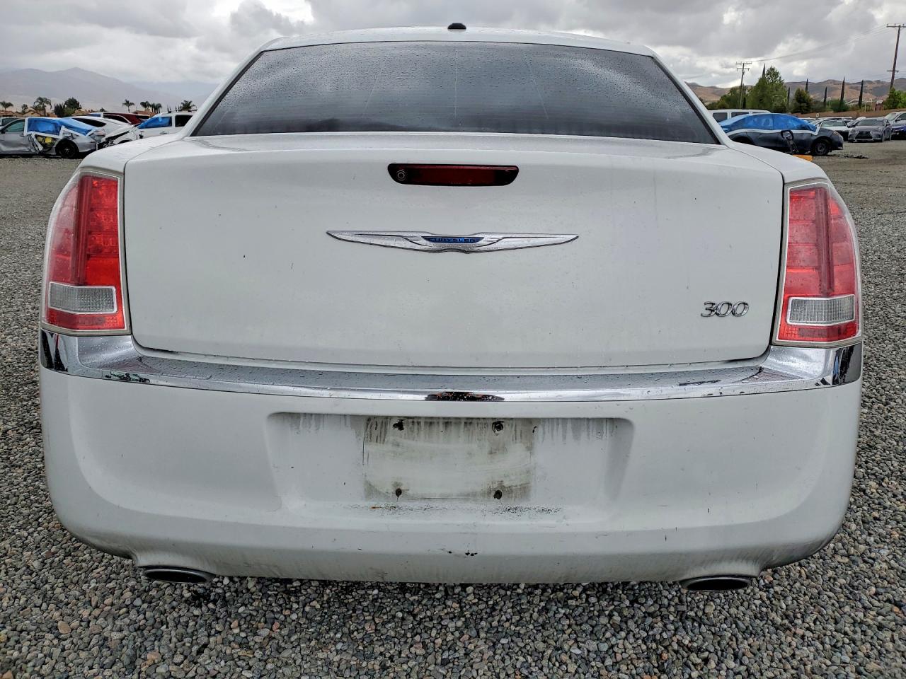 2014 CHRYSLER 300 photo 16
