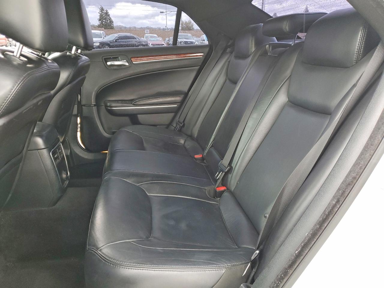 2014 CHRYSLER 300 photo 28