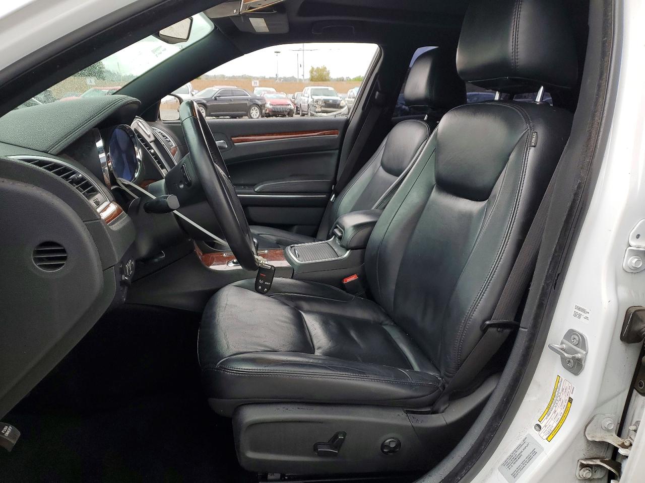 2014 CHRYSLER 300 photo 19