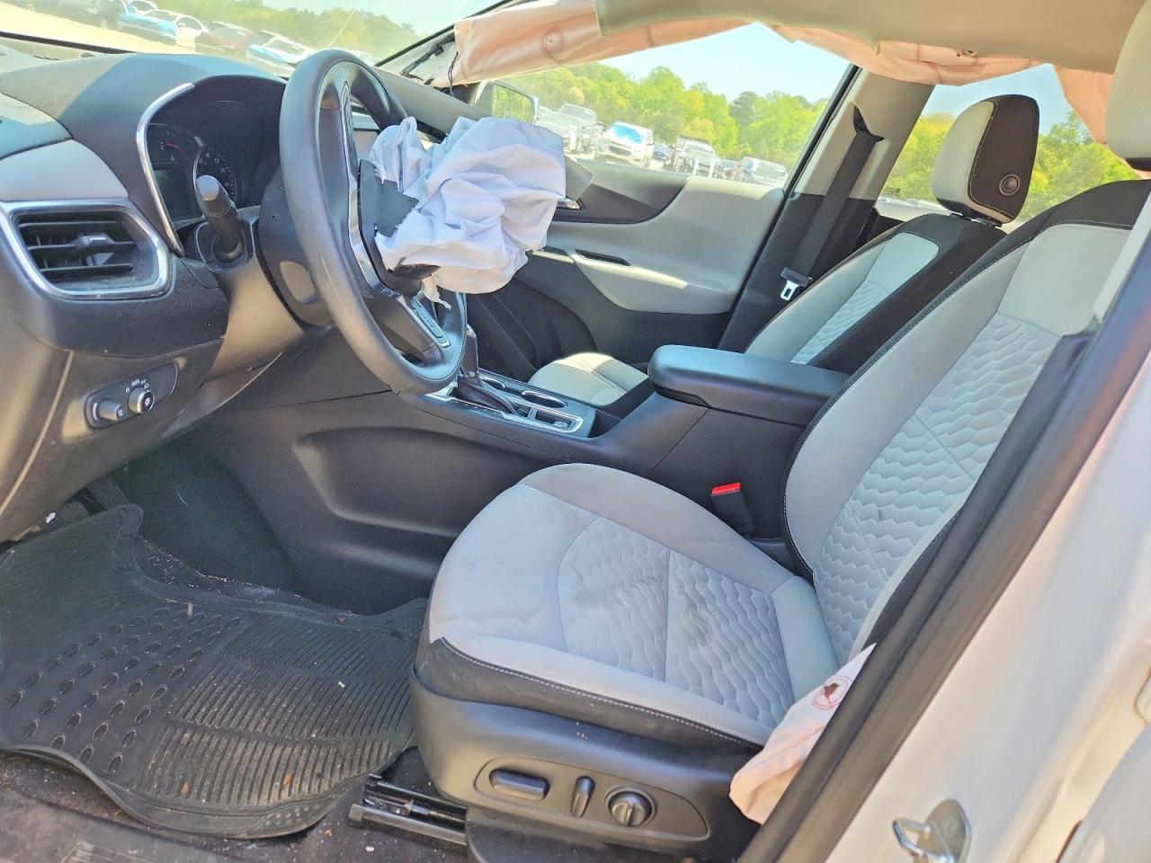 2020 CHEVROLET EQUINOX LT photo 13