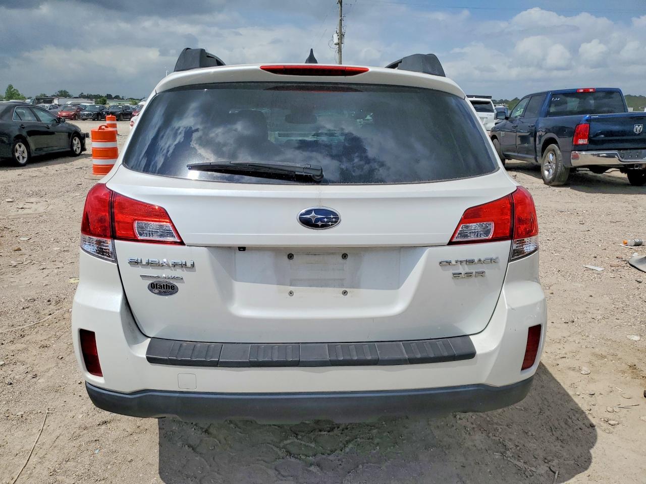 2012 SUBARU OUTBACK 3.6R LIMITED photo 6