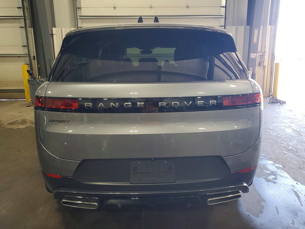2025 LAND ROVER RANGE ROVER SPORT SE photo 16