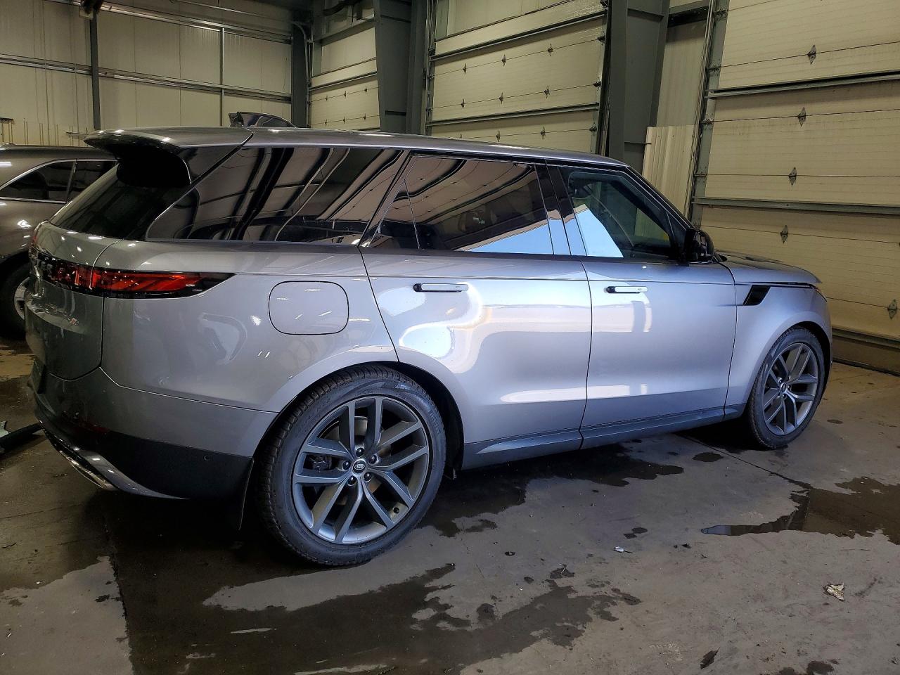 2025 LAND ROVER RANGE ROVER SPORT SE photo 7