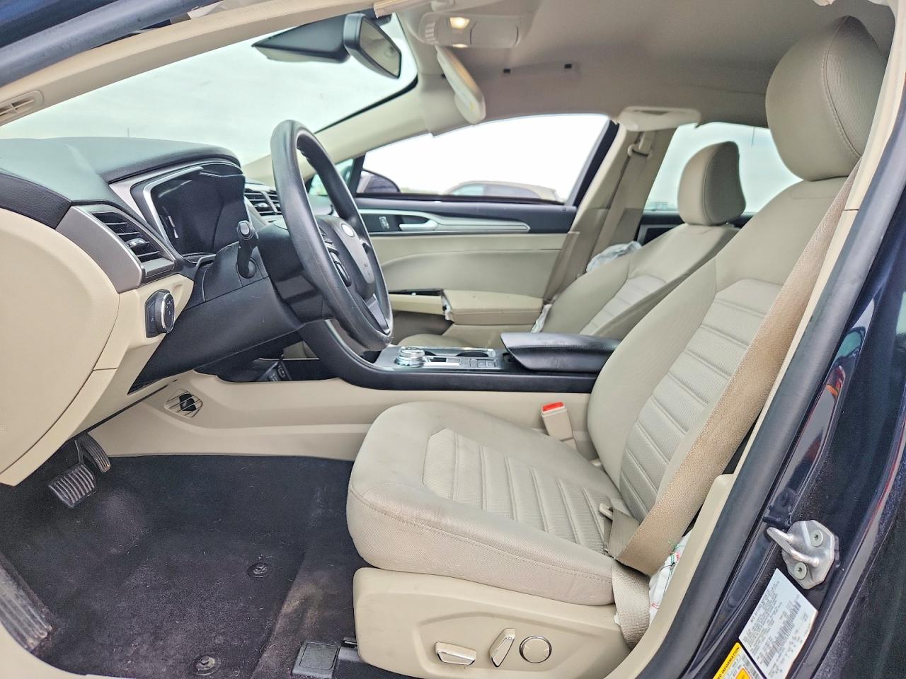 2020 FORD FUSION SE photo 19