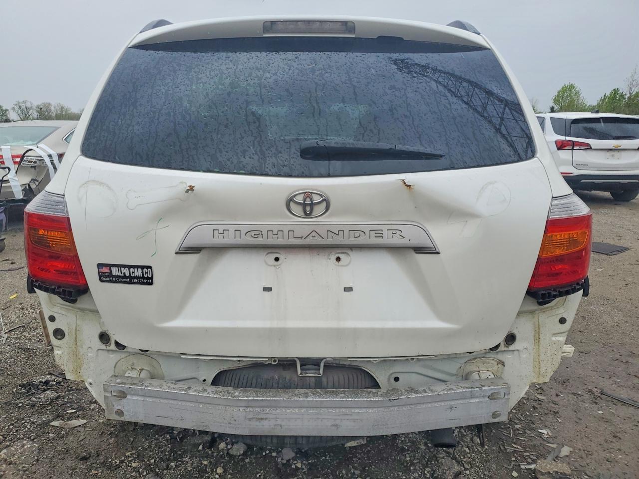 2010 TOYOTA HIGHLANDER BASE photo 11