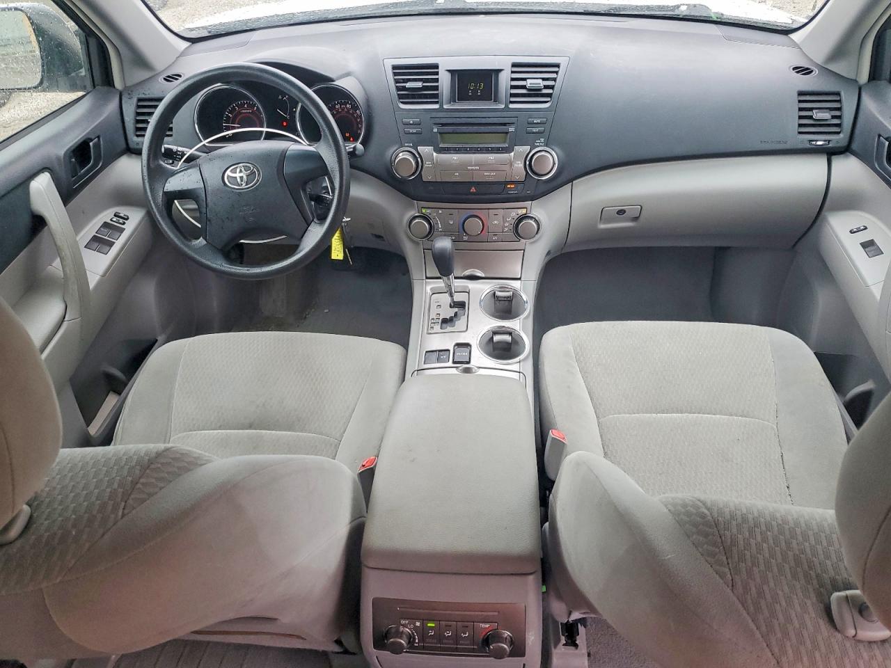 2010 TOYOTA HIGHLANDER BASE photo 15