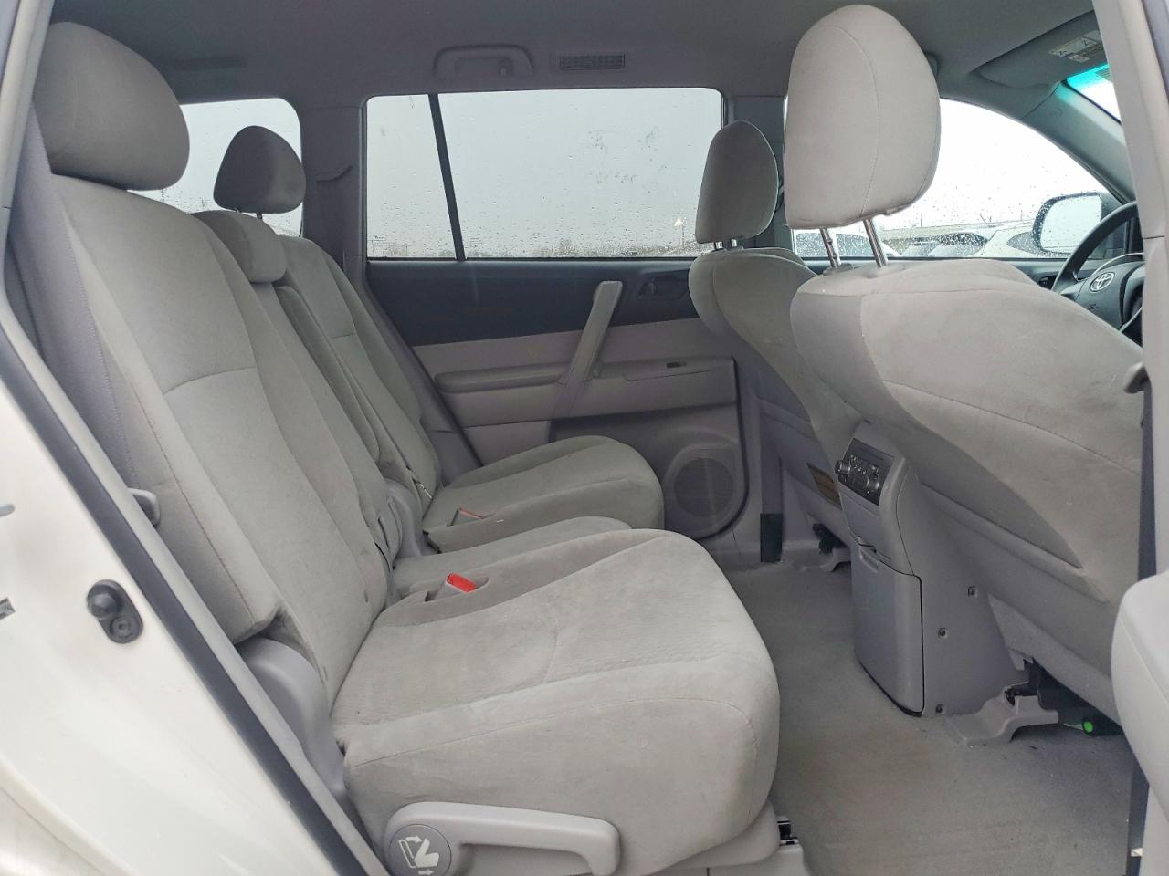2010 TOYOTA HIGHLANDER BASE photo 21
