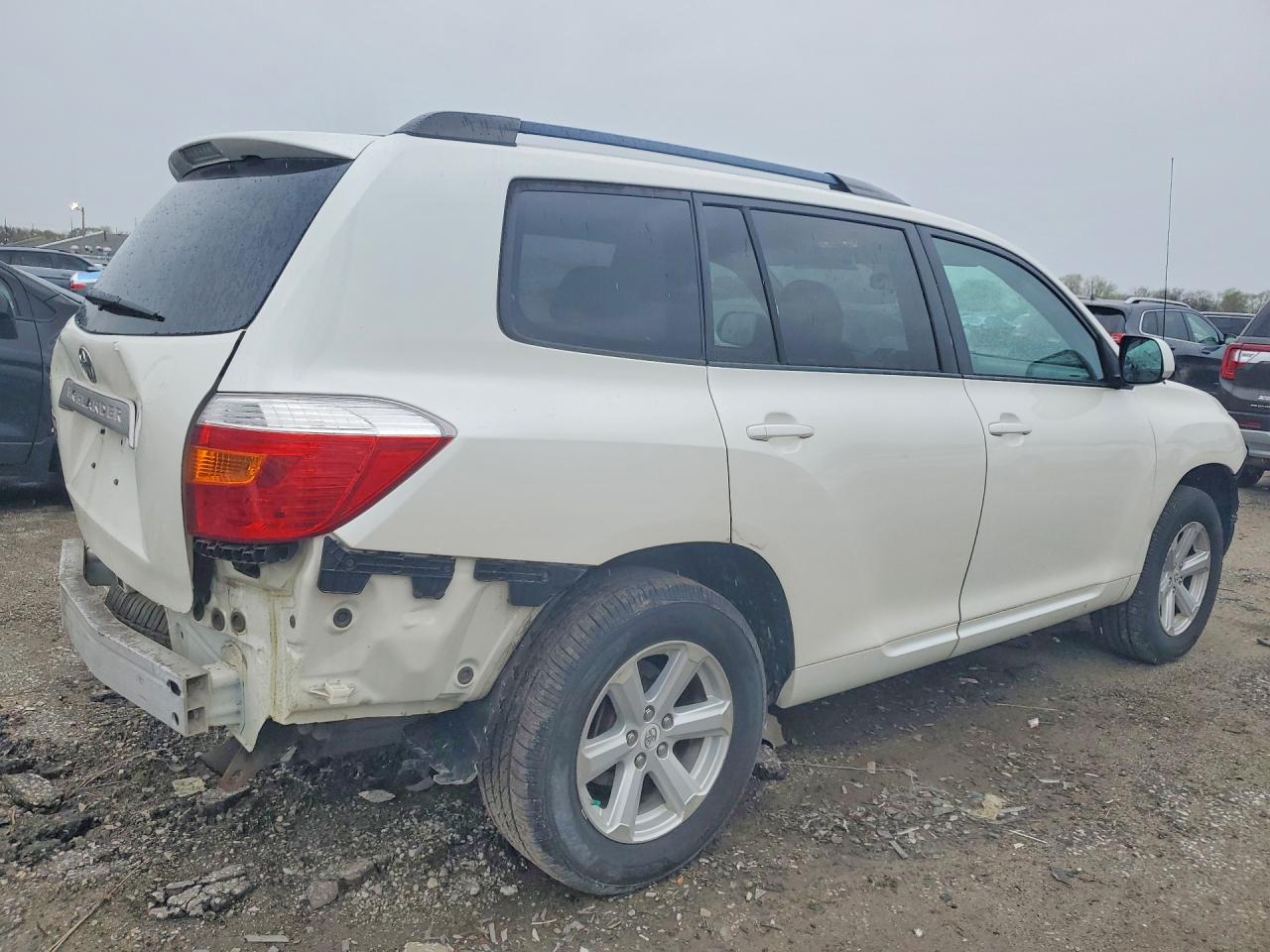 2010 TOYOTA HIGHLANDER BASE photo 5