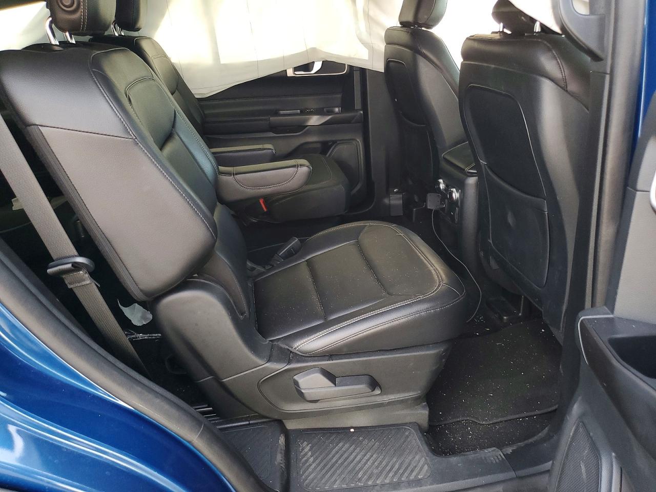 2020 FORD EXPLORER XLT photo 10