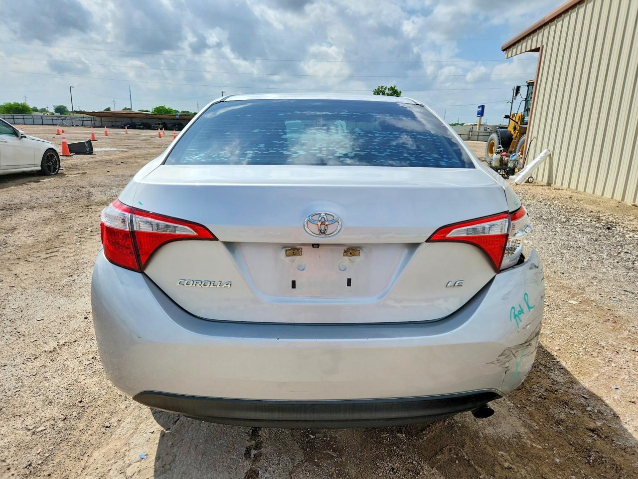 2015 TOYOTA COROLLA LE photo 11