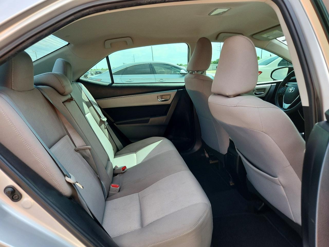 2015 TOYOTA COROLLA LE photo 19
