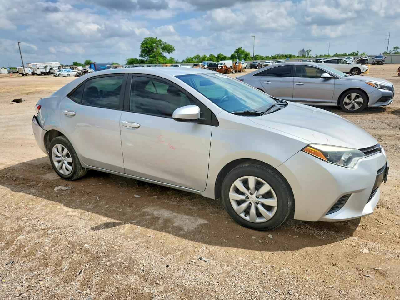 2015 TOYOTA COROLLA LE photo 7