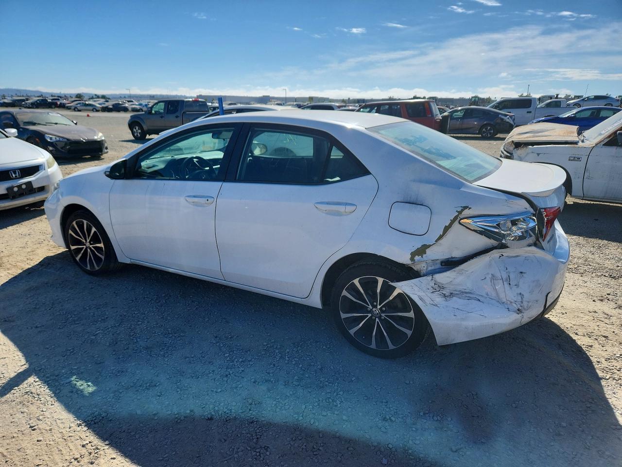 2017 TOYOTA COROLLA SE photo 2