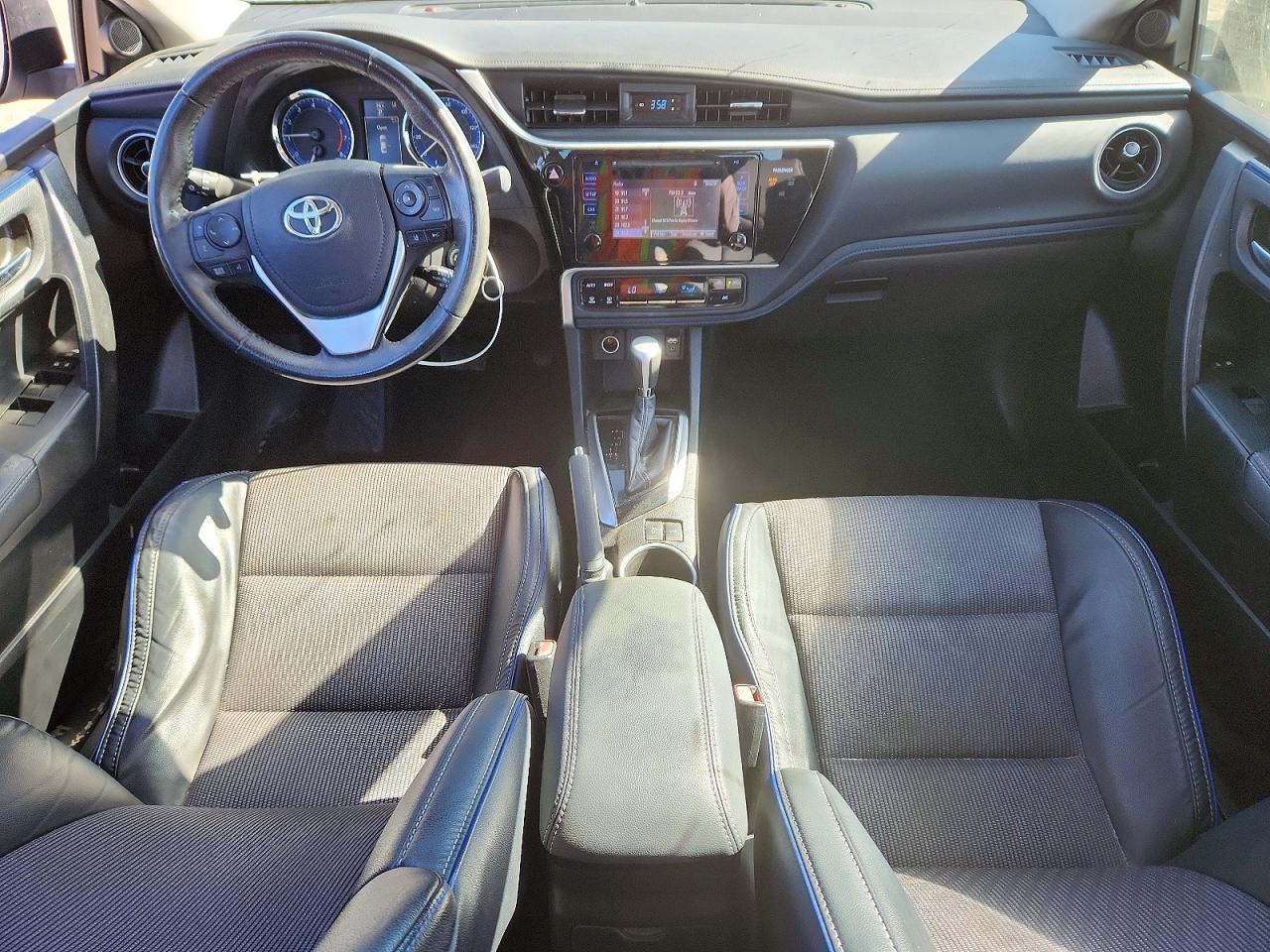 2017 TOYOTA COROLLA SE photo 8