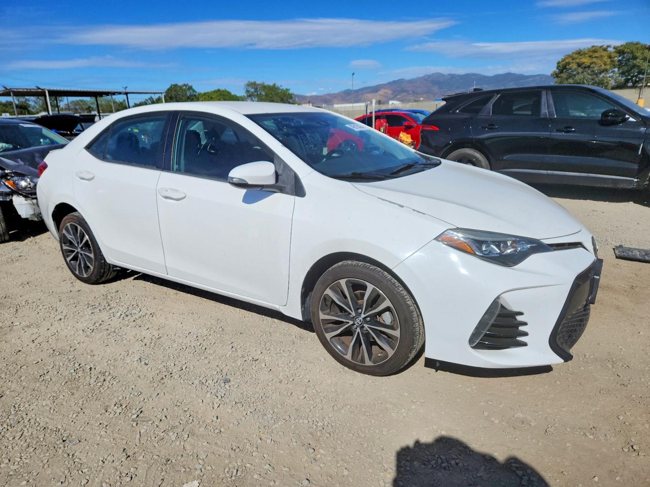 2017 TOYOTA COROLLA SE photo 4