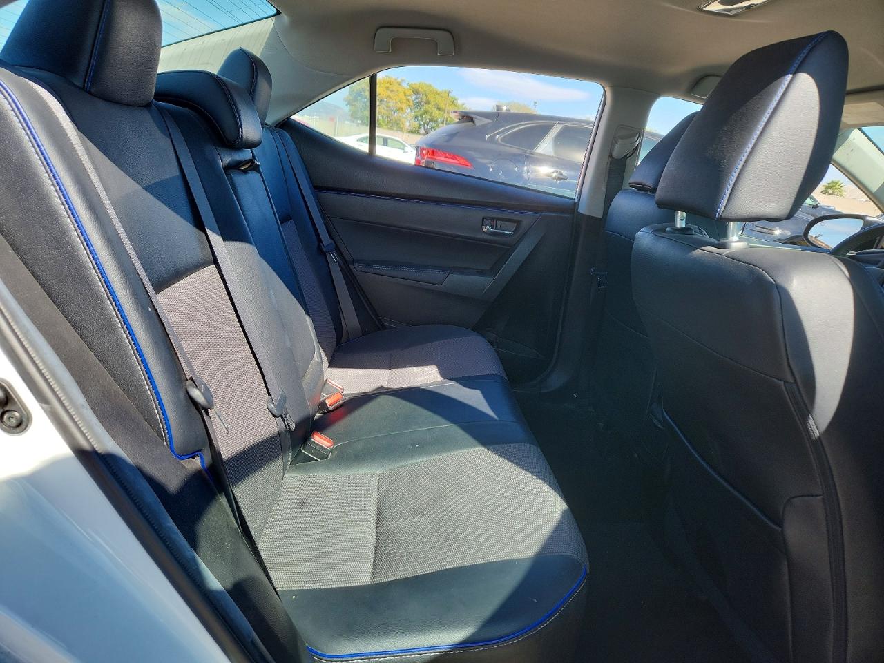 2017 TOYOTA COROLLA SE photo 10