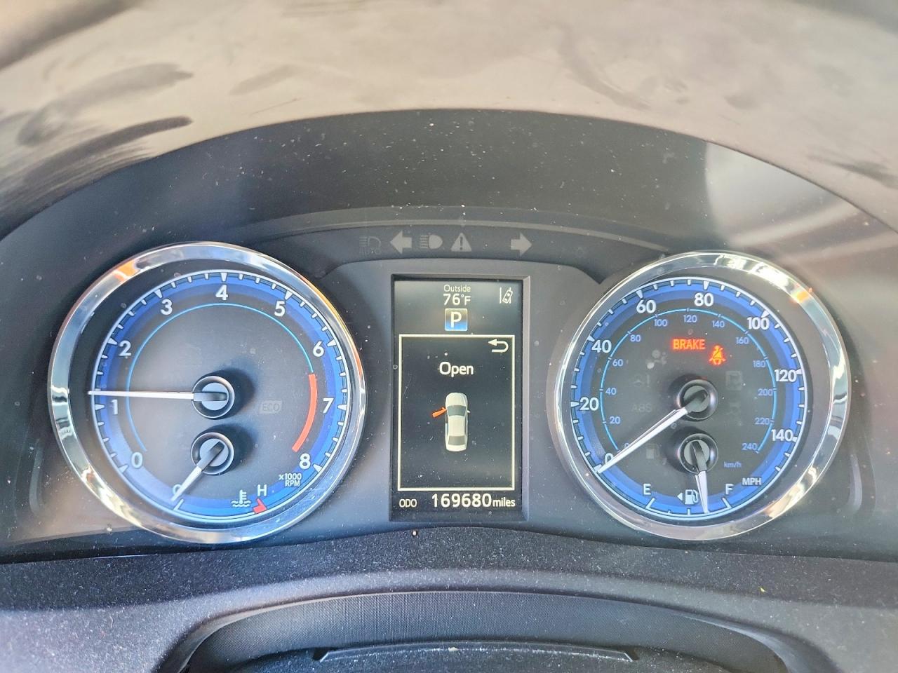 2017 TOYOTA COROLLA SE photo 9