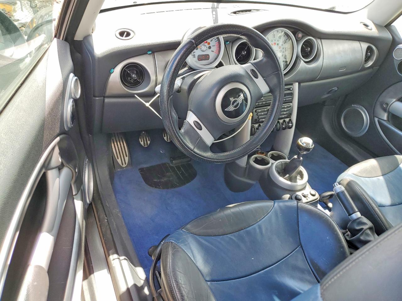 2004 MINI COOPER S photo 22