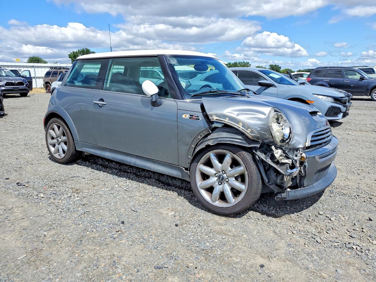 2004 MINI COOPER S photo 10