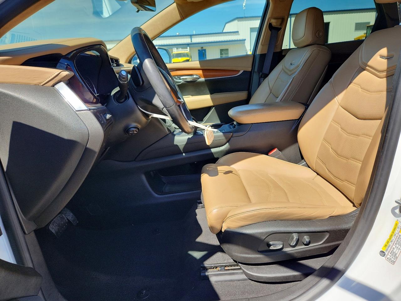 2017 CADILLAC XT5 PLATINUM photo 13