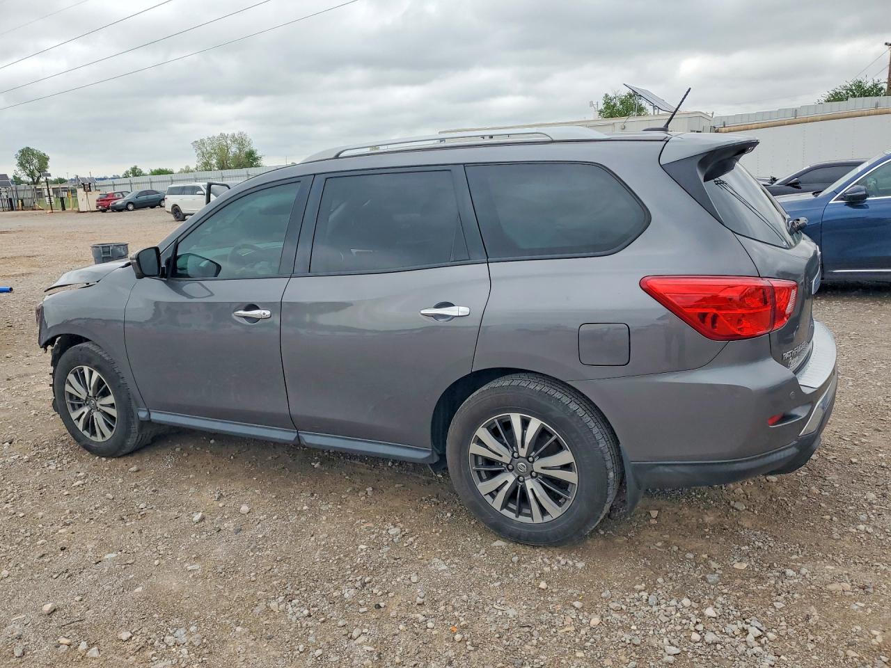 2017 NISSAN PATHFINDER SL photo 4