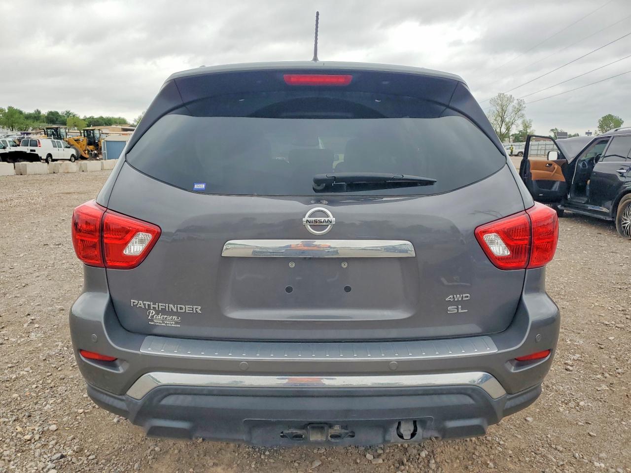 2017 NISSAN PATHFINDER SL photo 16