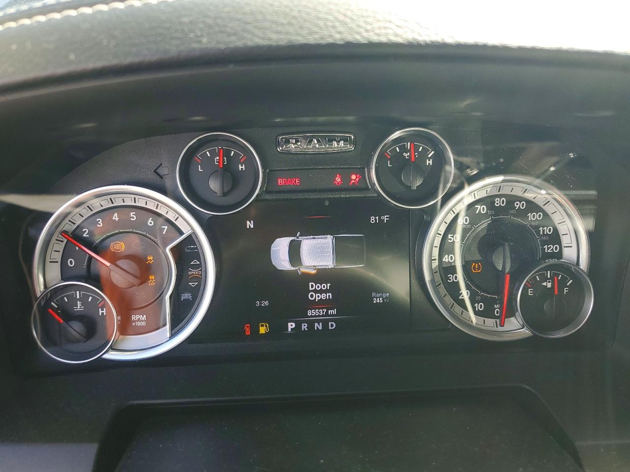 2016 RAM 1500 LARAMIE photo 17