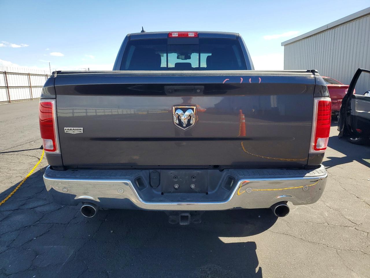 2016 RAM 1500 LARAMIE photo 11