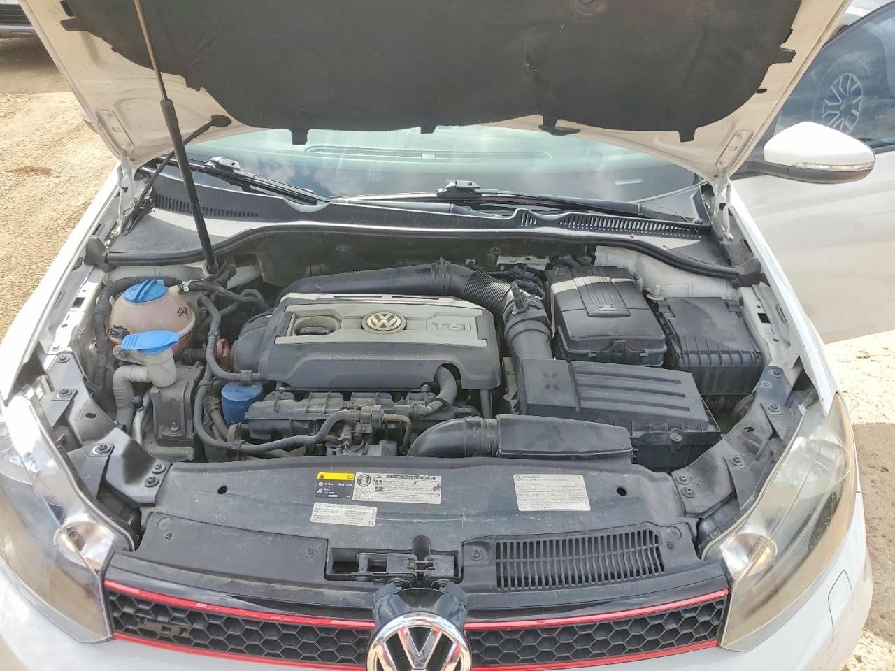 2013 VOLKSWAGEN GTI photo 21
