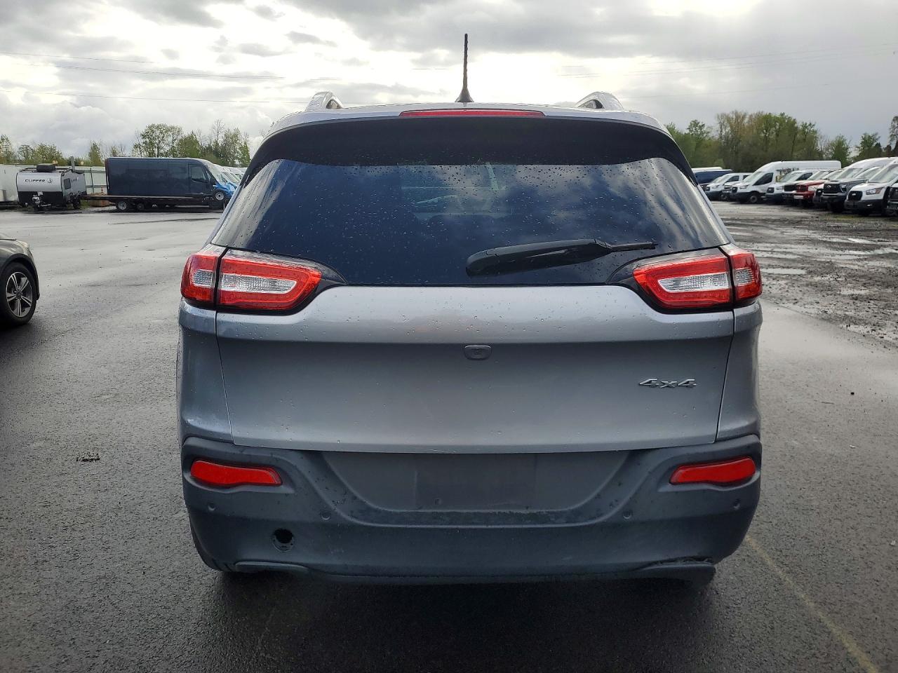 2015 JEEP CHEROKEE LATITUDE photo 11