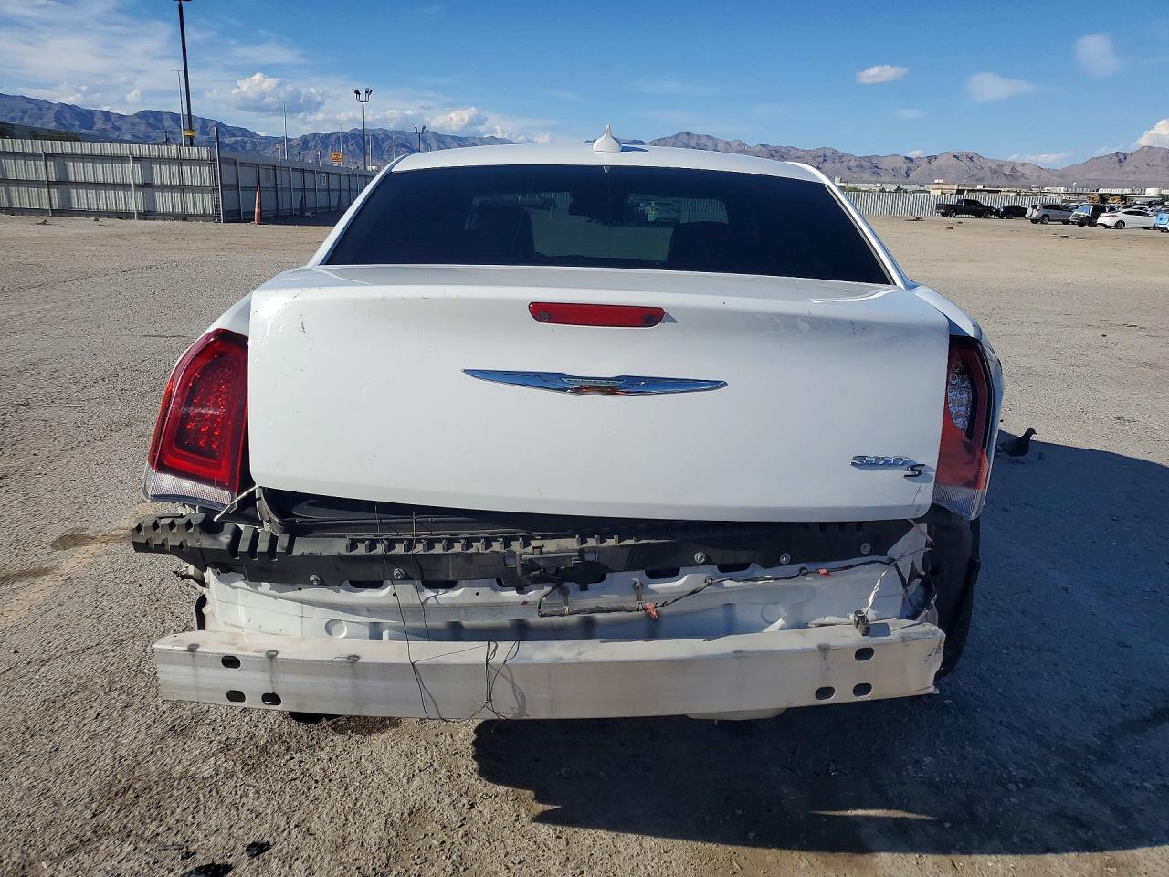 2018 CHRYSLER 300 S photo 6