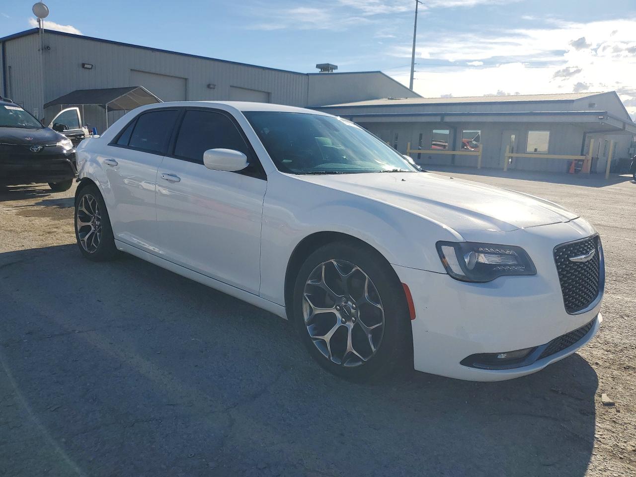 2018 CHRYSLER 300 S photo 4