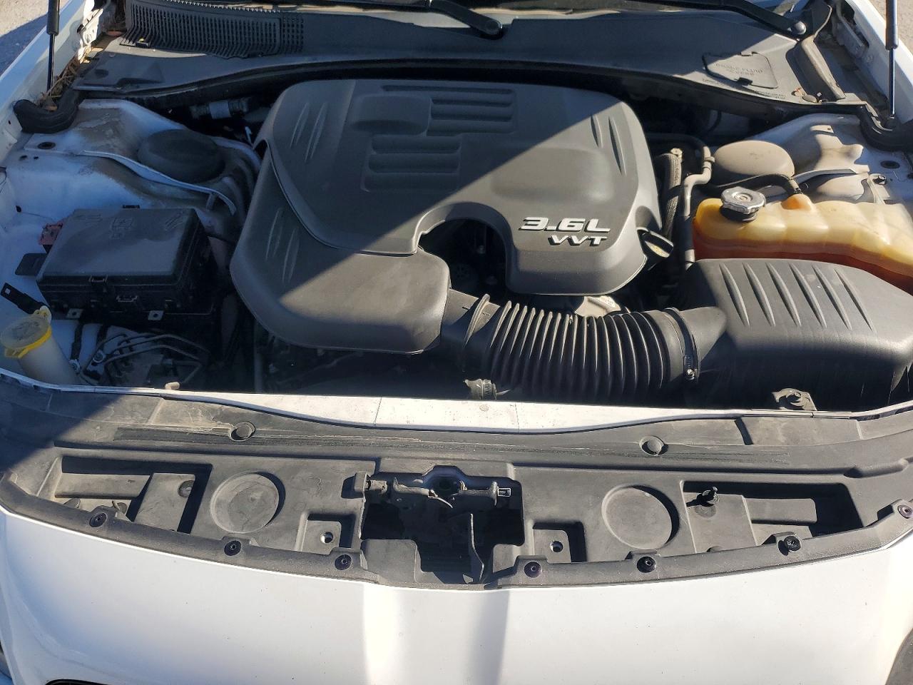 2018 CHRYSLER 300 S photo 11