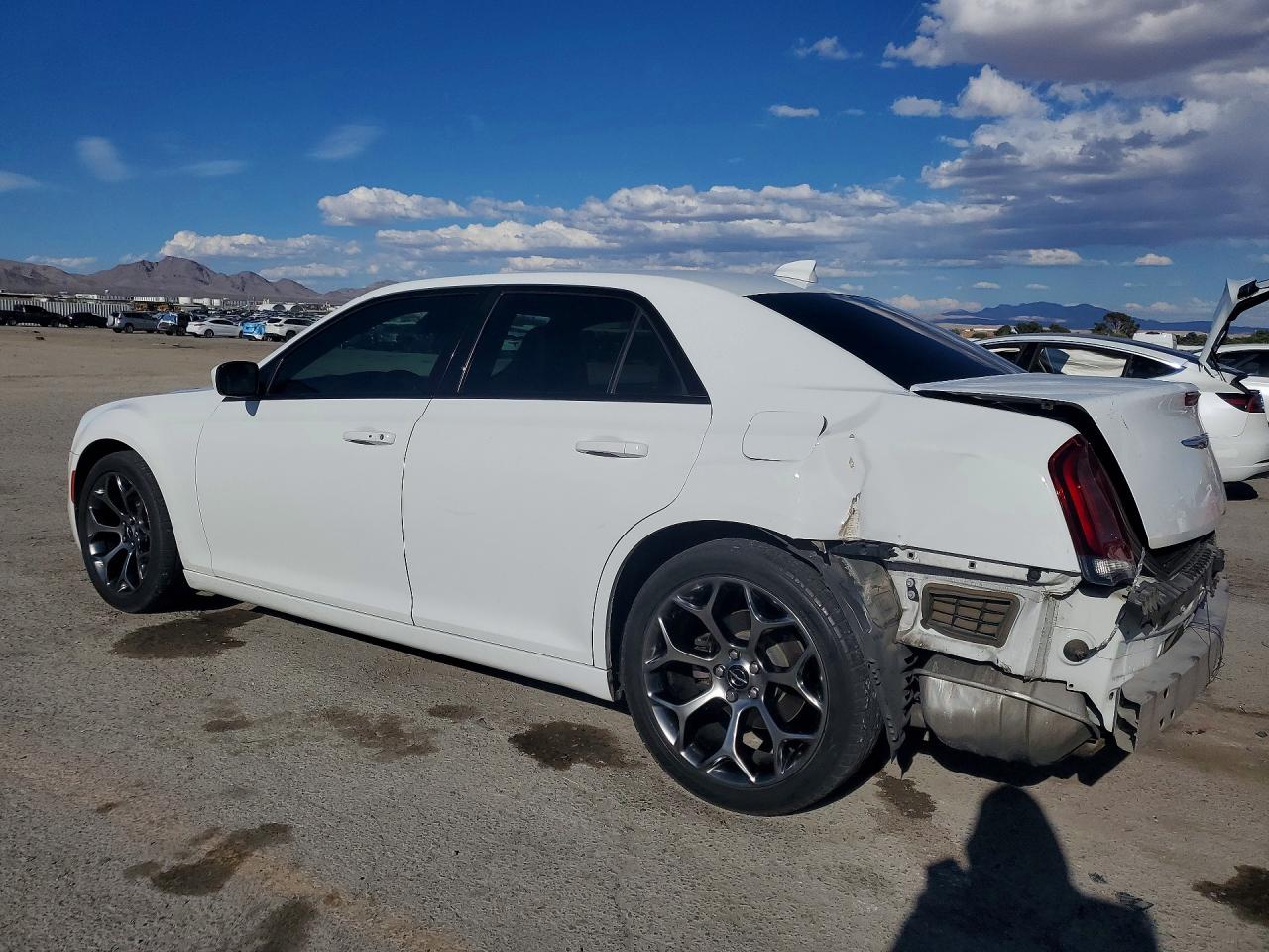 2018 CHRYSLER 300 S photo 2