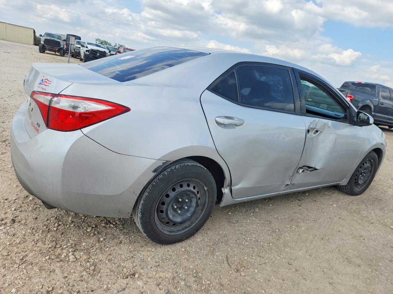 2015 TOYOTA COROLLA LE photo 5
