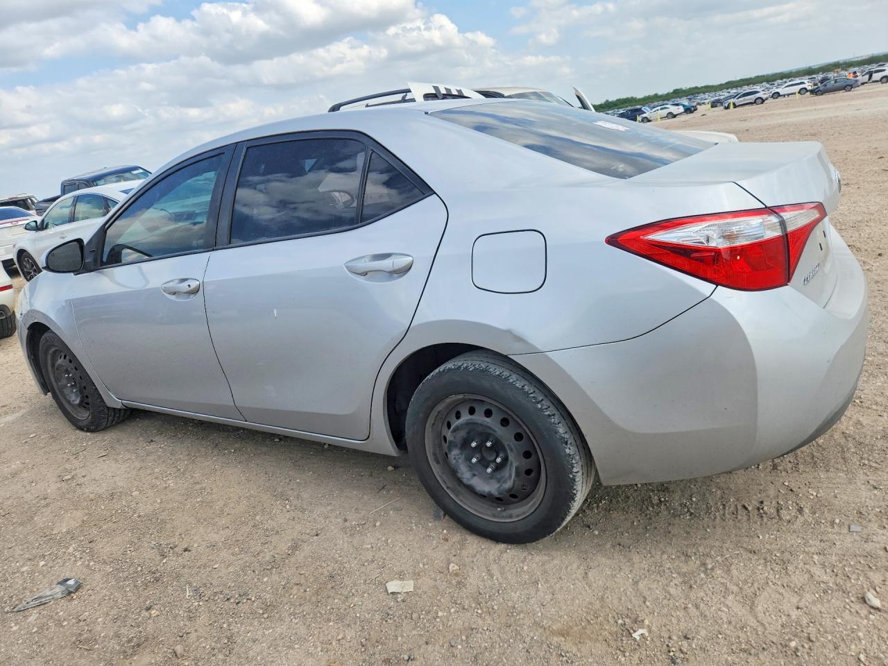 2015 TOYOTA COROLLA LE photo 3