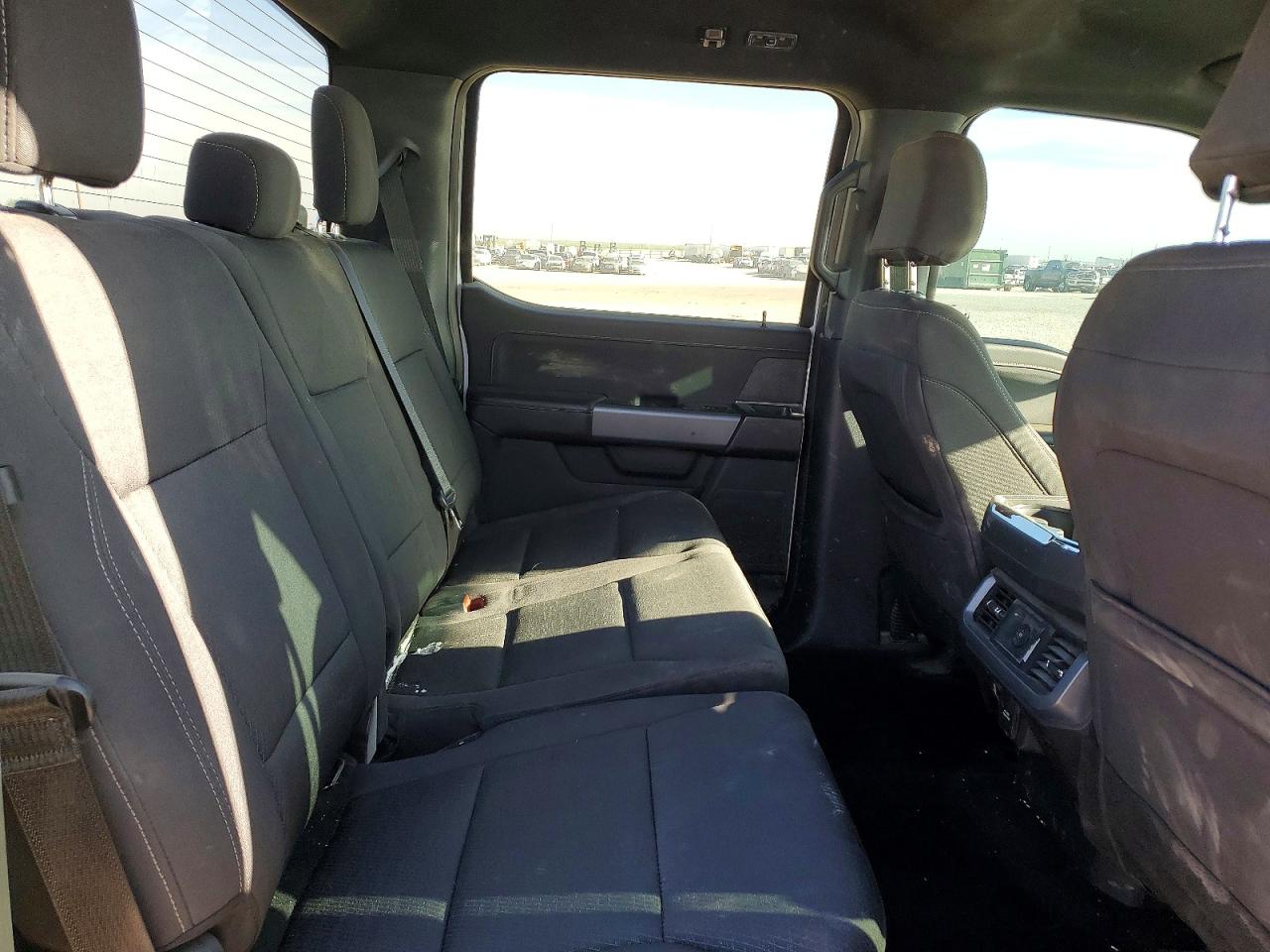 2025 FORD F150 XLT photo 19