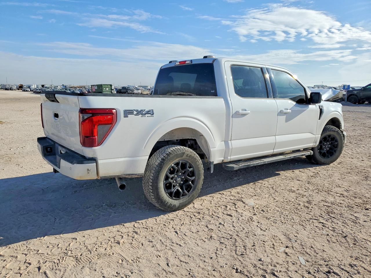 2025 FORD F150 XLT photo 5