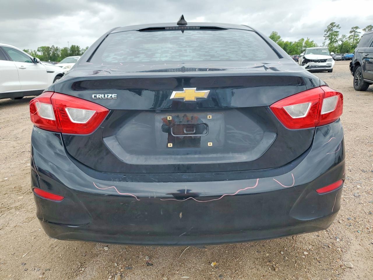 2017 CHEVROLET CRUZE LS photo 11