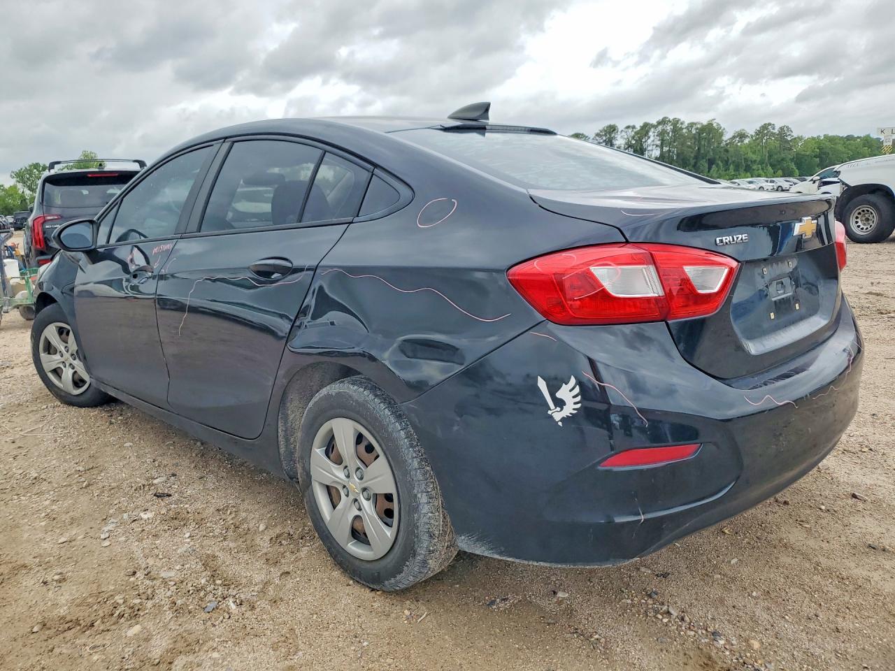 2017 CHEVROLET CRUZE LS photo 3