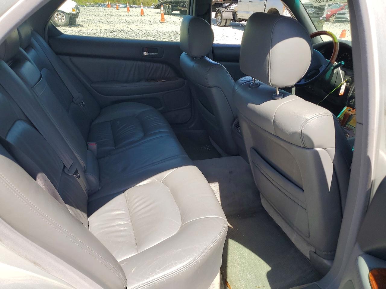 2000 LEXUS LS 400 photo 10