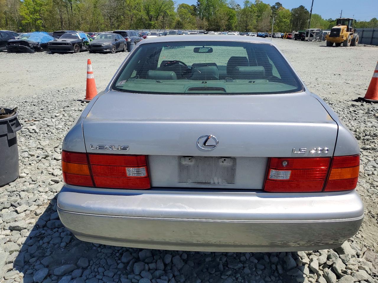 2000 LEXUS LS 400 photo 6