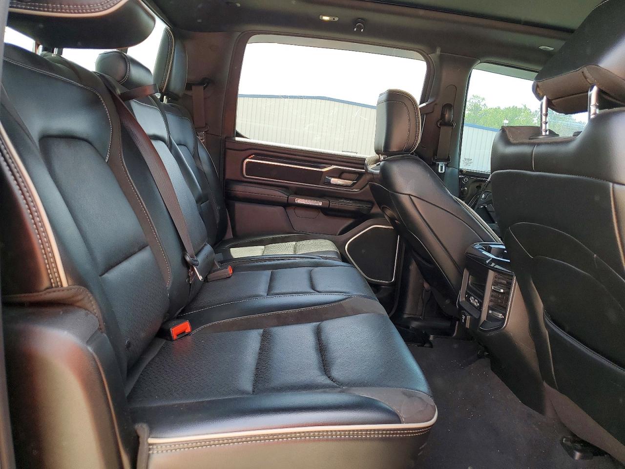 2019 RAM 1500 LARAMIE photo 28