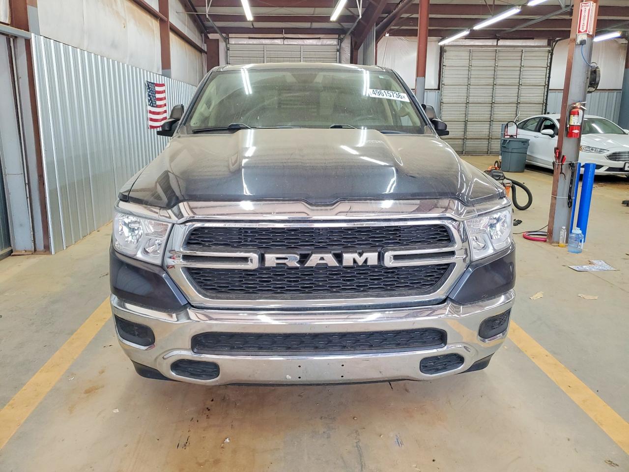 2019 RAM 1500 TRADESMAN photo 9