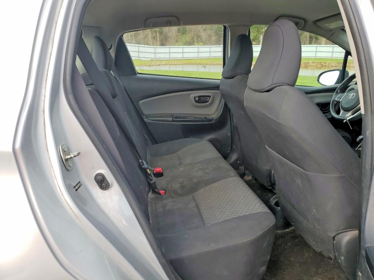 2017 TOYOTA YARIS 5-DOOR L FLEET photo 19