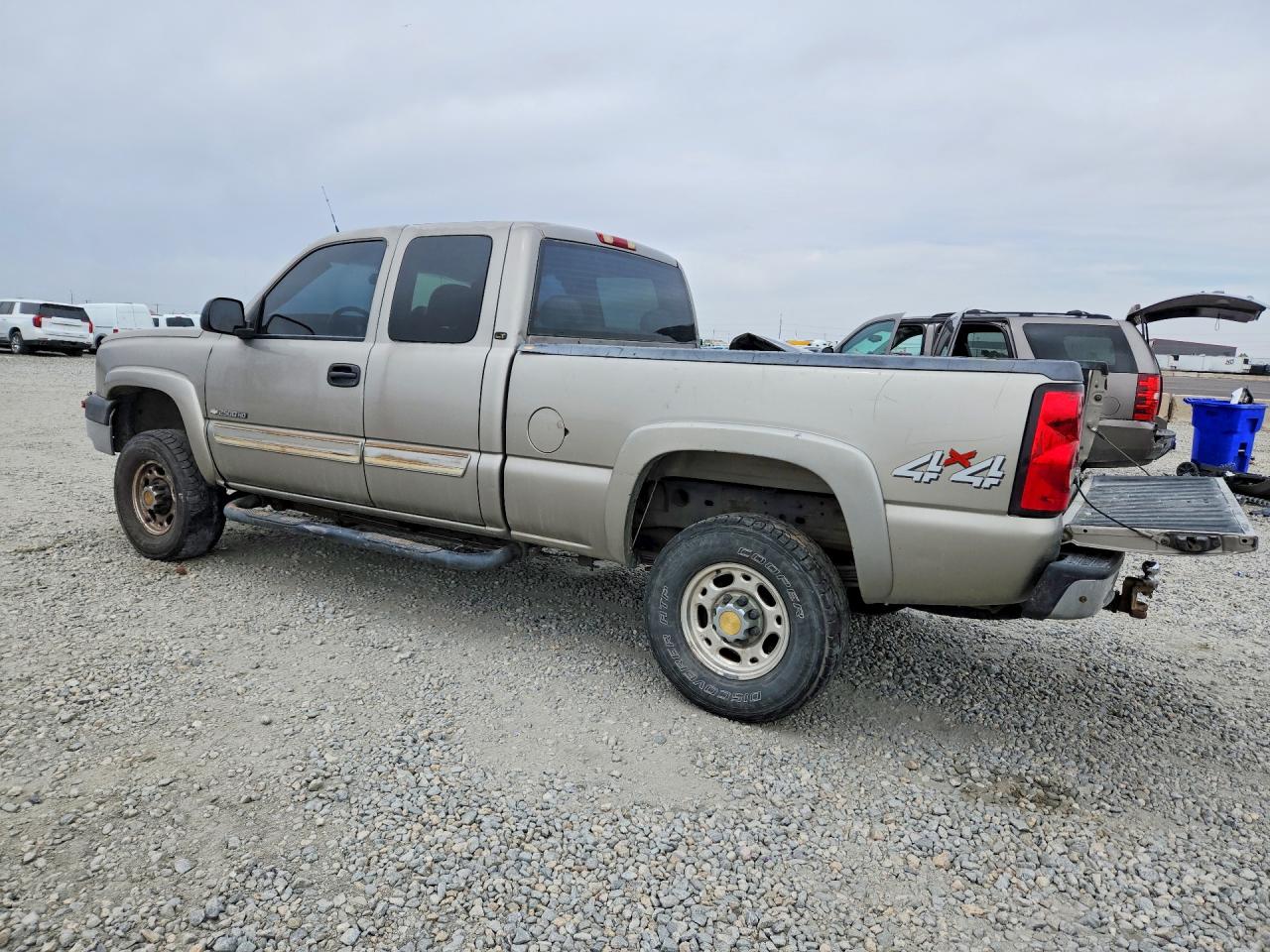 2003 CHEVROLET SILVERADO K2500 HEAVY DUTY photo 2