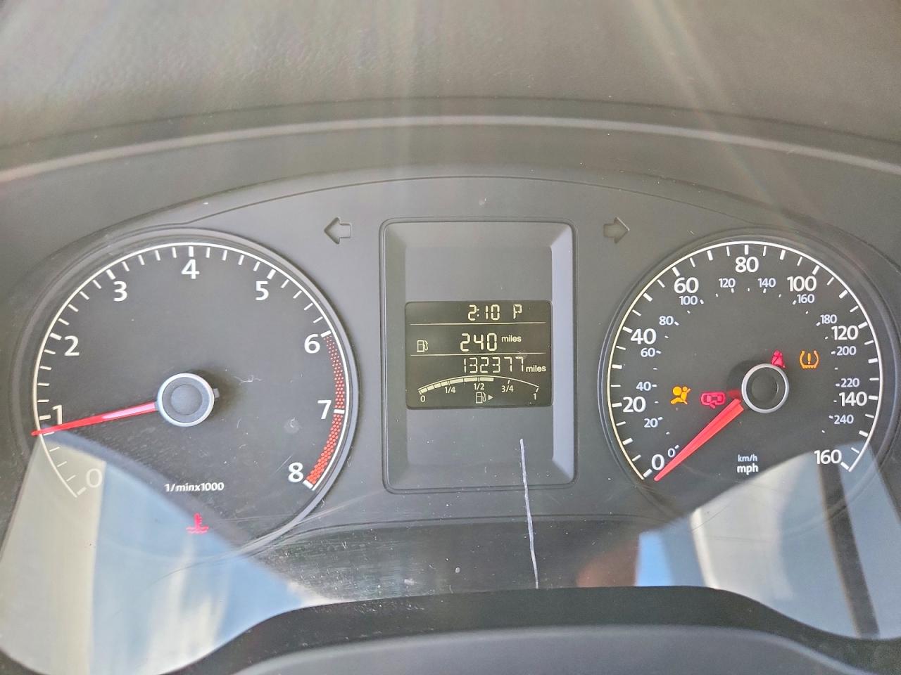 2014 VOLKSWAGEN JETTA BASE photo 9